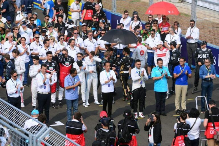Menparekraf Sebut Antusiasme Masyarakat Terhadap Ajang Formula E Sangat Tinggi