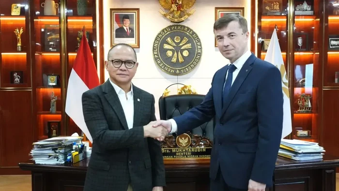 Buruan Gaes! Perusahaan Aluminum Rusia Buka Lowongan SMK dengan Gaji Rp 43 Juta!
