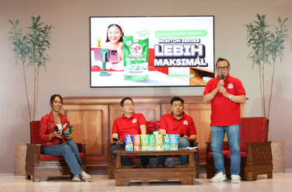 Kacang Dua Kelinci Ubah Kemasan Baru dan Bagikan THR Jutaan Rupiah